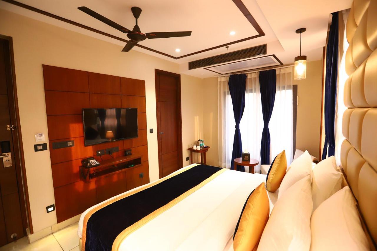 Sanca International Hotel In Patel Nagar Delhi New Delhi Exterior photo