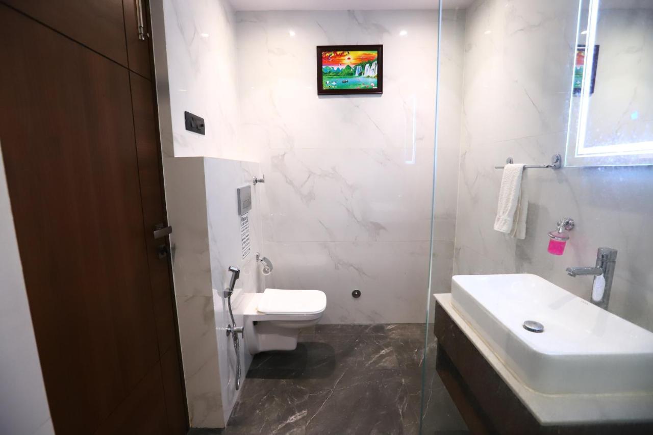 Sanca International Hotel In Patel Nagar Delhi New Delhi Exterior photo