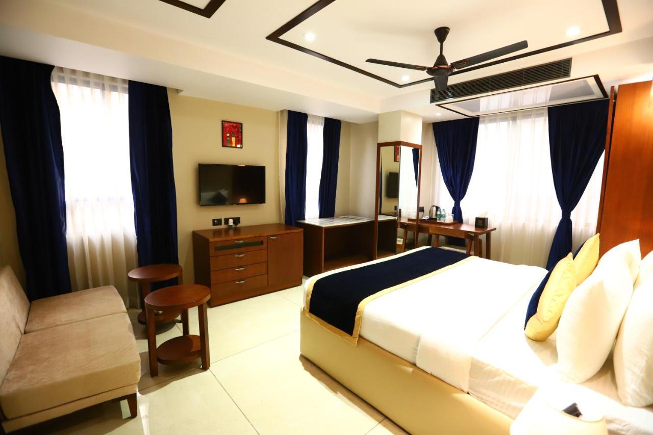 Sanca International Hotel In Patel Nagar Delhi New Delhi Exterior photo