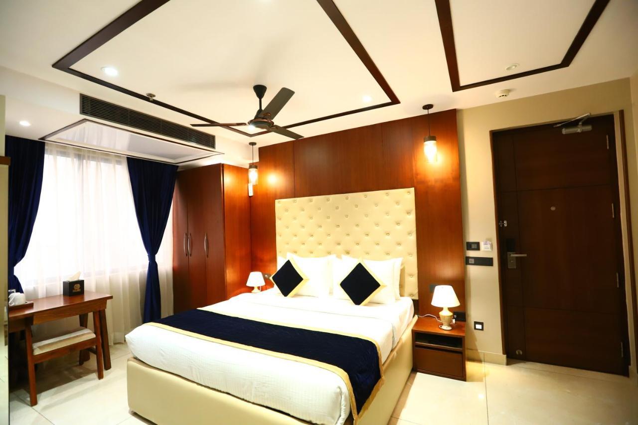Sanca International Hotel In Patel Nagar Delhi New Delhi Exterior photo