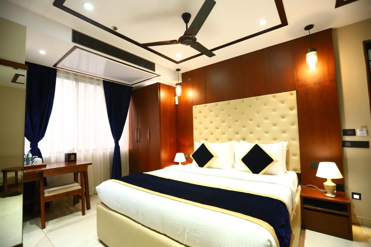Sanca International Hotel In Patel Nagar Delhi New Delhi Exterior photo
