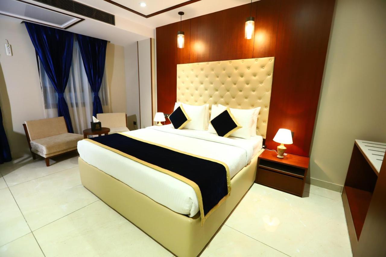 Sanca International Hotel In Patel Nagar Delhi New Delhi Exterior photo