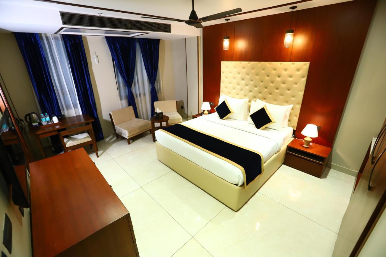 Sanca International Hotel In Patel Nagar Delhi New Delhi Exterior photo