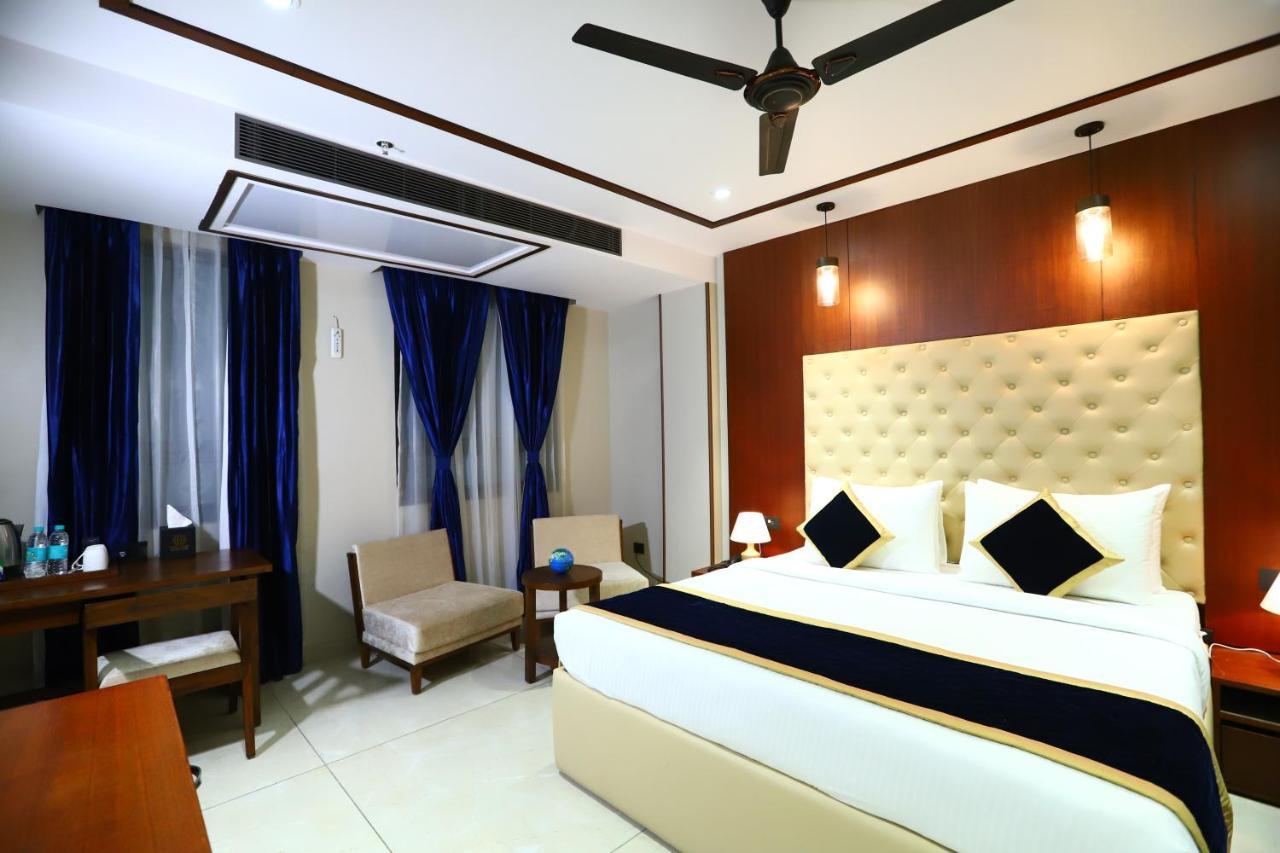 Sanca International Hotel In Patel Nagar Delhi New Delhi Exterior photo