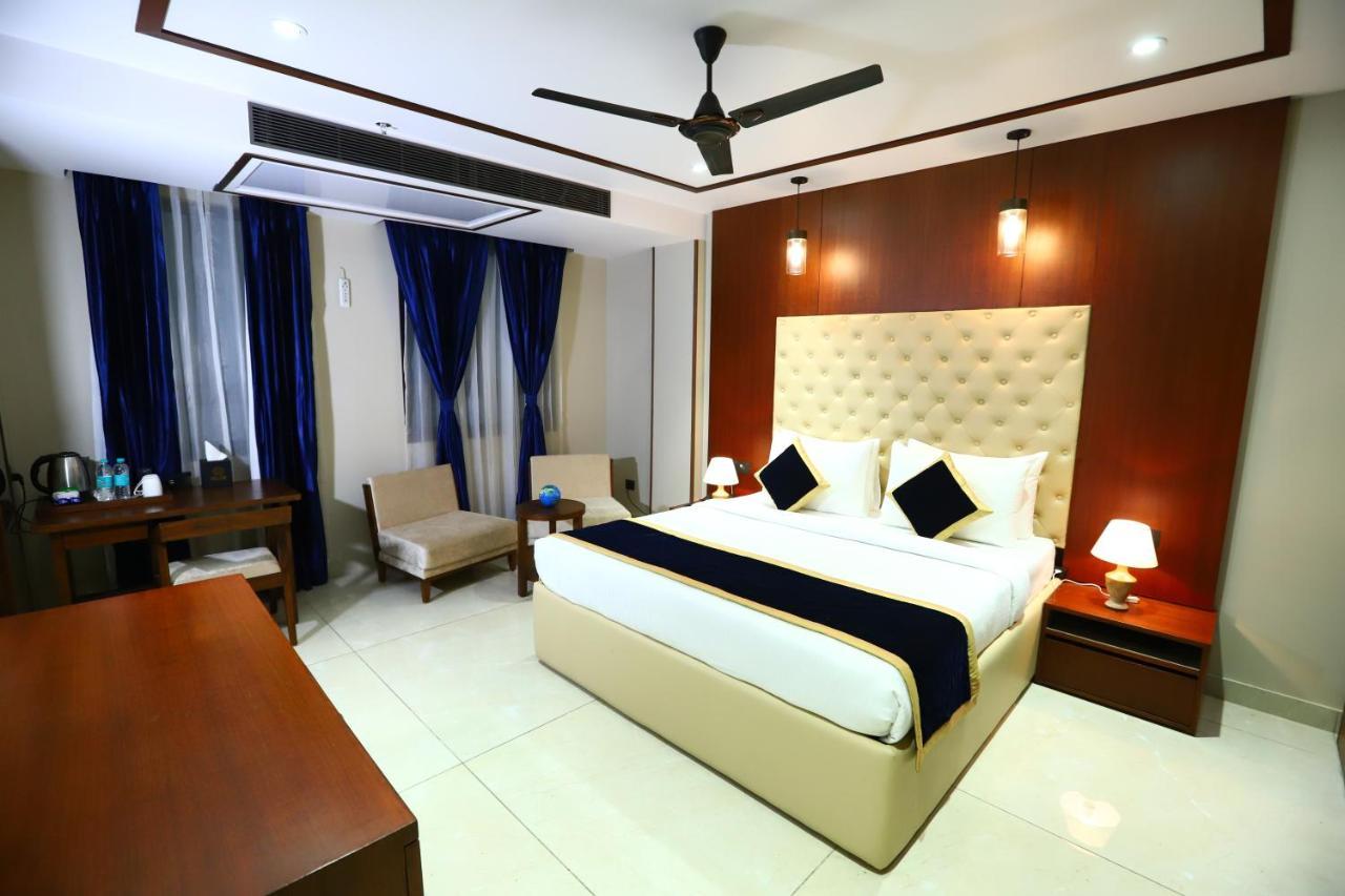 Sanca International Hotel In Patel Nagar Delhi New Delhi Exterior photo