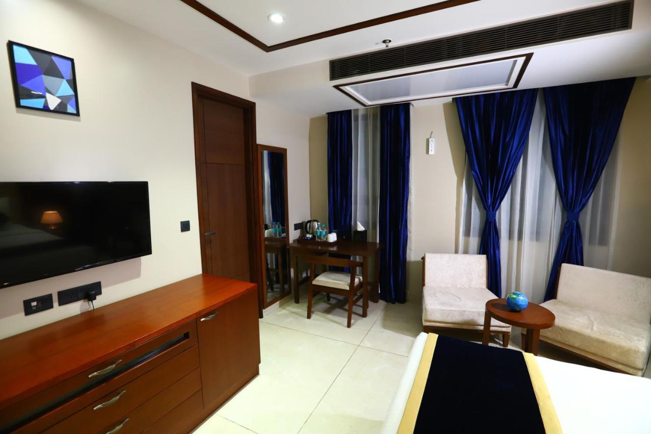 Sanca International Hotel In Patel Nagar Delhi New Delhi Exterior photo